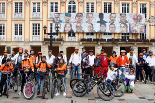 Con ciclopaseo, población exhabitante de calle se unió al Día sin Carro y sin Moto, en Bogotá