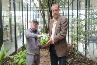 Personas mayores reviven la época de El Dorado del fútbol colombiano en el Centro Día Montaña del Saber 