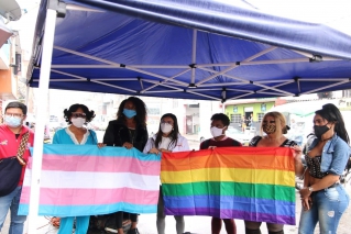 Así fue la entrega de banderas trans y LGBTI en la localidad de Los Mártires