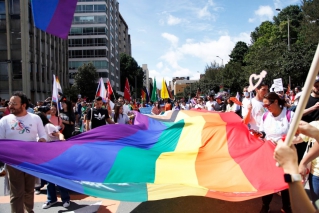 Servicios sociales para población LGBTI llegan a centros comerciales, por medio de 4 ferias