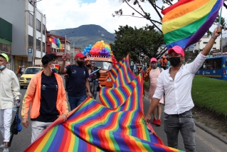  Los colores del arcoíris engalanaron las calles del sur de Bogotá