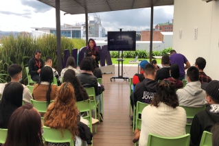 Apoyo y beneficios digitales reciben jóvenes de ‘Parceros por Bogotá’