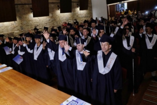 Cerca de 100 habitantes de calle se graduaron en Bogotá gracias a una estrategia que cumple 10 años cambiando vidas 