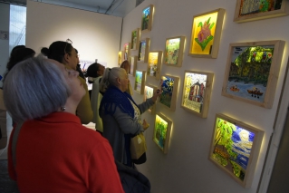 Con la exposición “Lo que sigue en pie”, más de 100 personas mayores llegan al Museo de La Salle