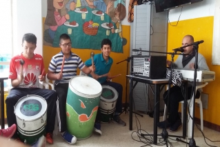 Con baile y música, Centro Crecer de Fontibón recibe a niños del Centro Avanzar