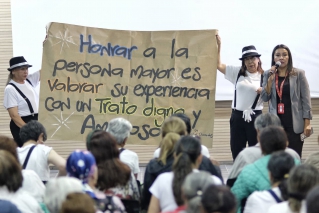 ¡Personas mayores en escena: que empiece la función contra el maltrato!