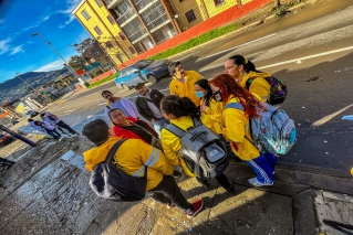 Distrito activa rutas de protección tras agresión a funcionarias de Integración Social en La Rioja por parte de miembros de comunidad Emberá