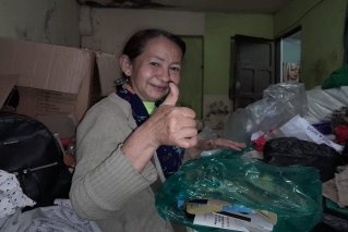 “El reciclaje y los masajes me dignifican como ser humano”:  Rosalba