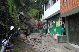 Secretaría Social brindó ayudas humanitarias en 11 hogares capitalinos, en Semana Santa, por emergencia invernal