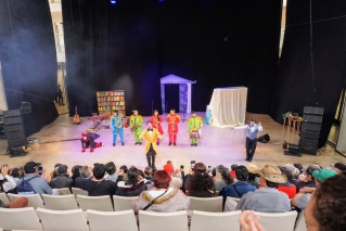 165 personas mayores de Centros Día al Barrio “sacudieron el alma y el espíritu” con el Poemario Ilustrado del Poeta Coronado