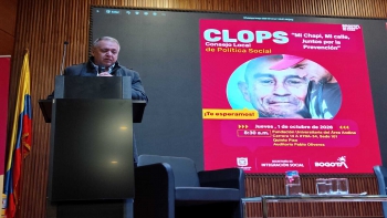 Bajo el lema 