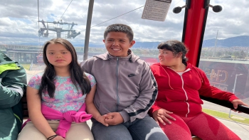 Recorrido pedagógico por TransMiCable con niñas y niños del Centro Crecer Tejares