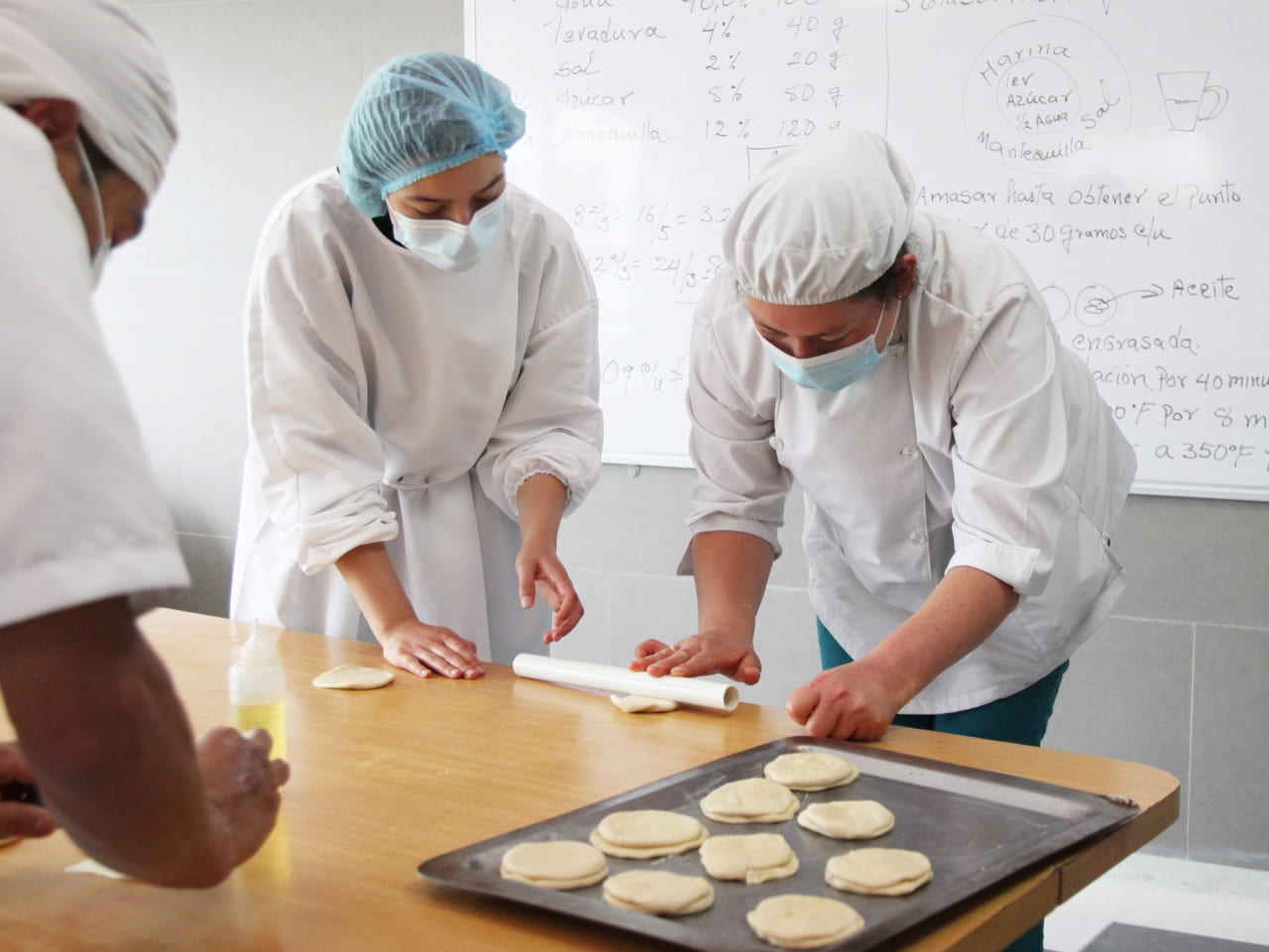 fotos de mujeres cocinado