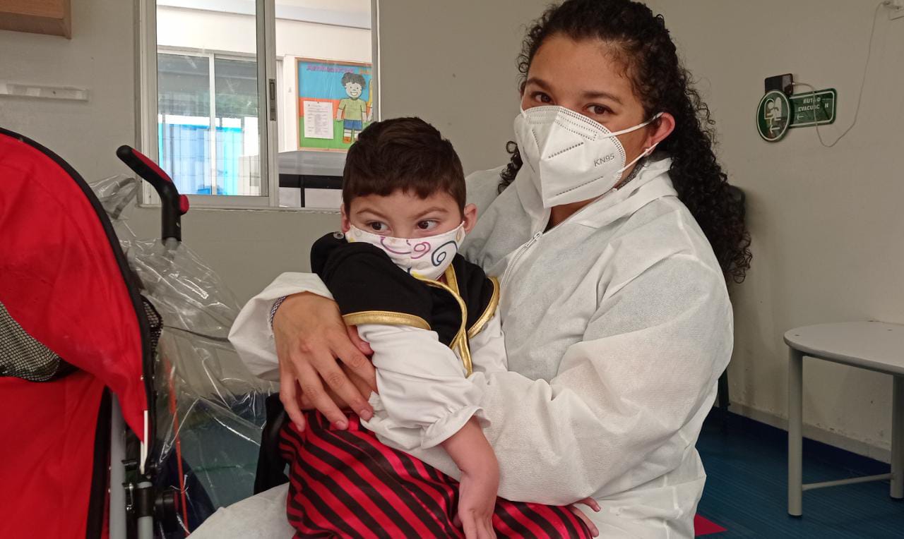 foto de madre con su hijo
