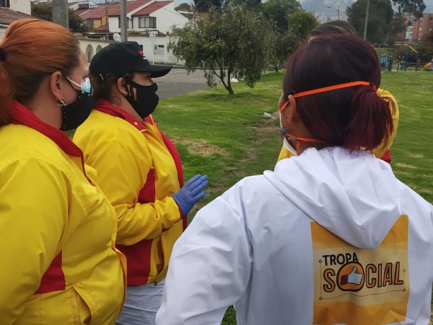 foto de tropa social