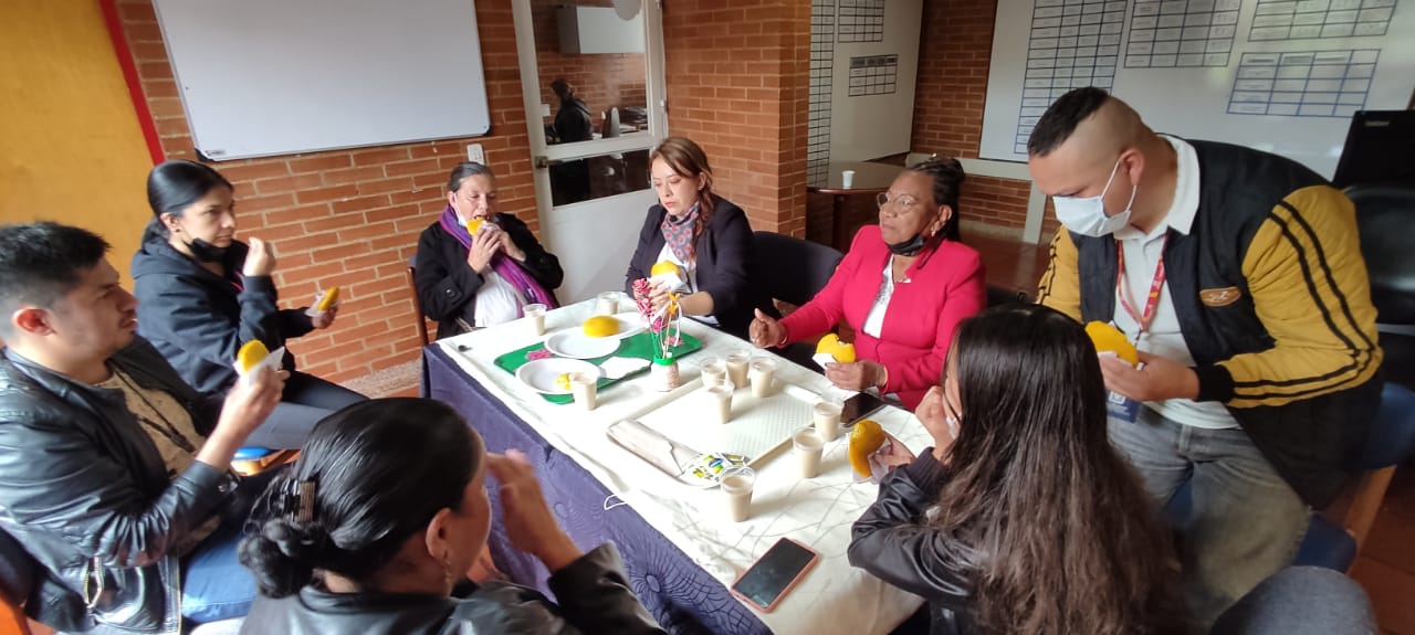 foto de participantes en la estrategia etis