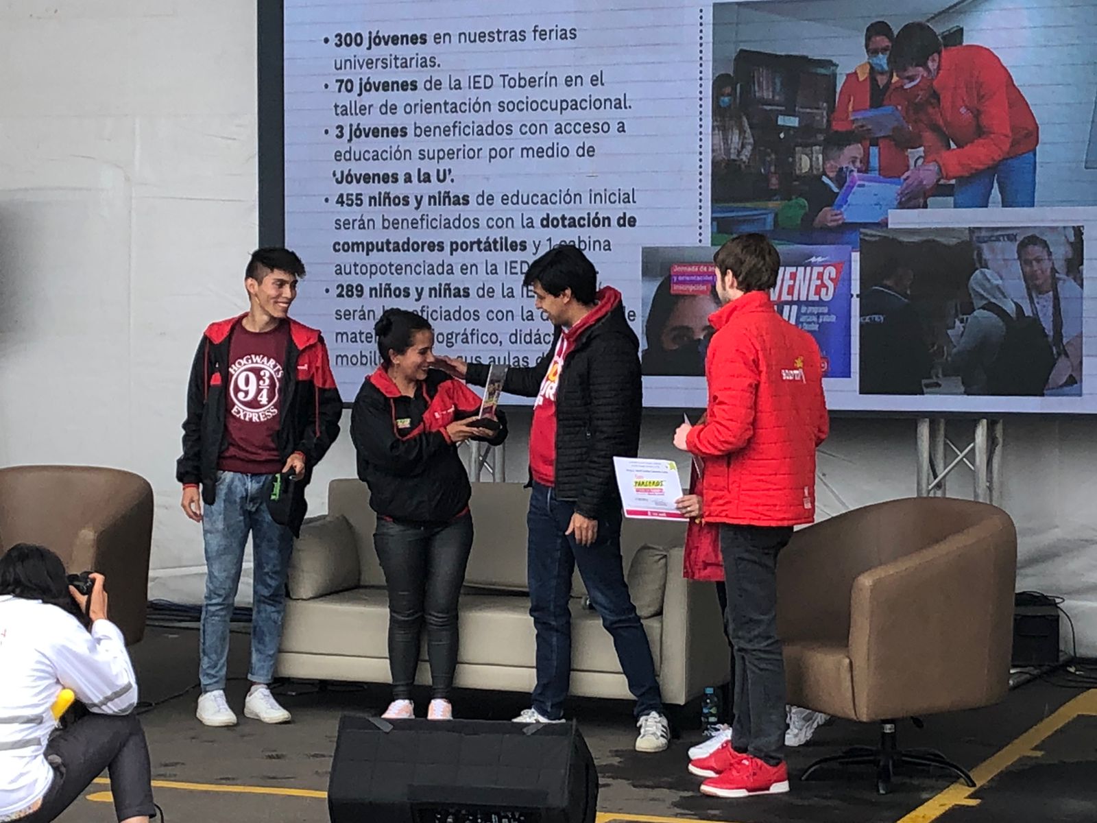 Dos jóvenes estudiarán gratis