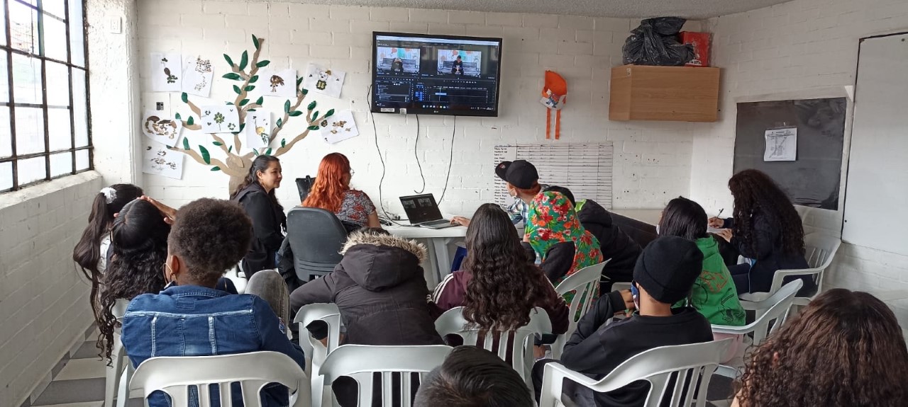 foto de invitados viendo los cortometrajes
