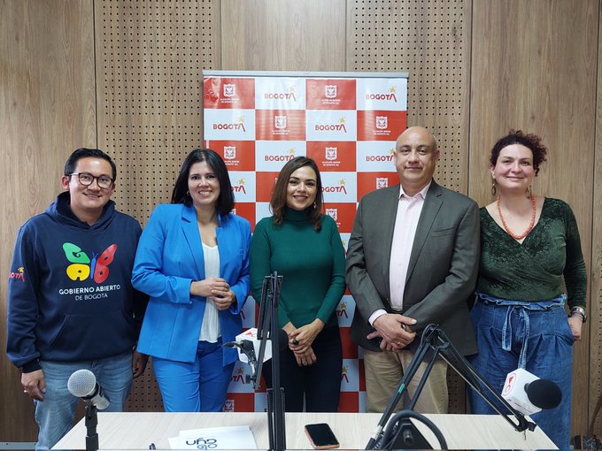 foto de gobierno abierto y secretaria de integracion social