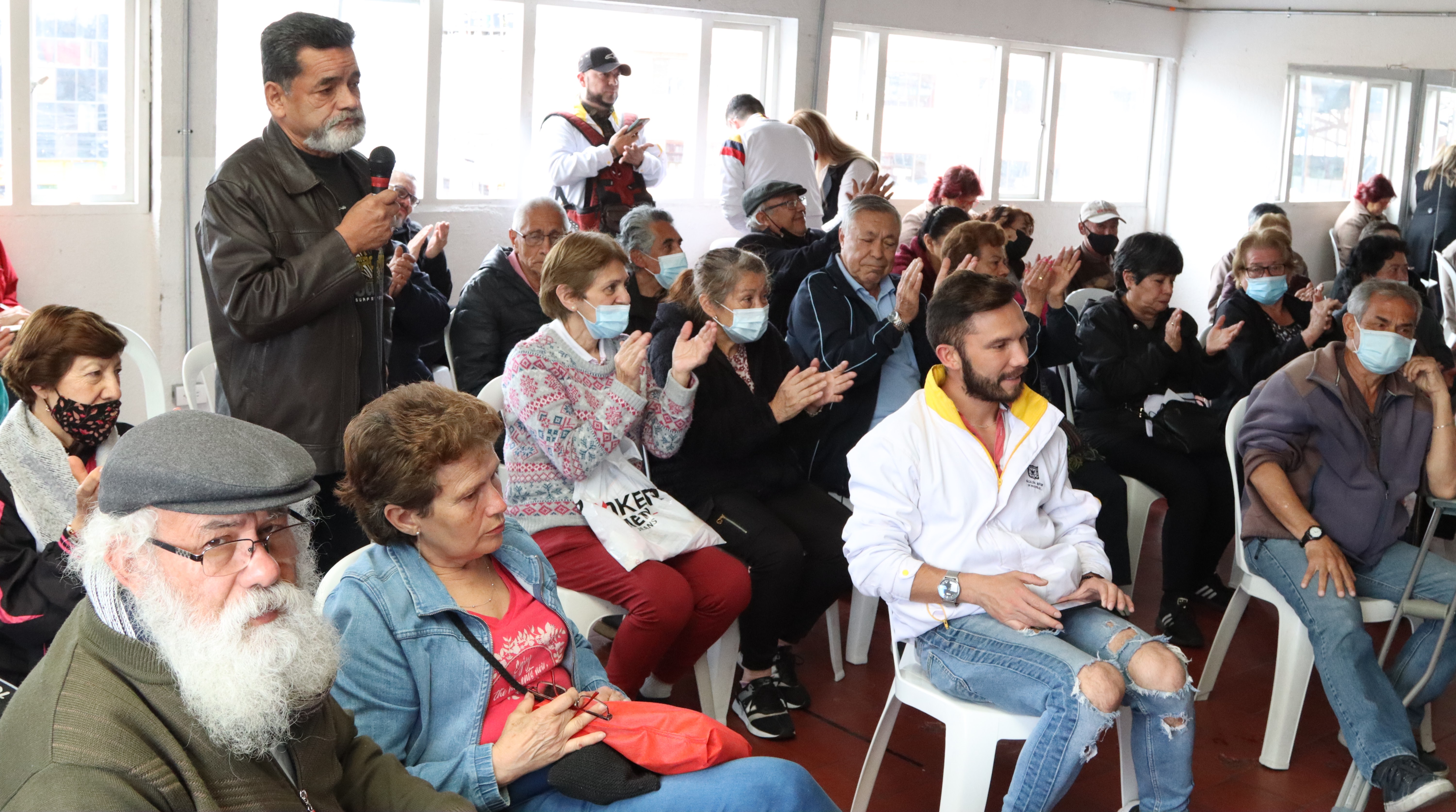 reunion personas mayores