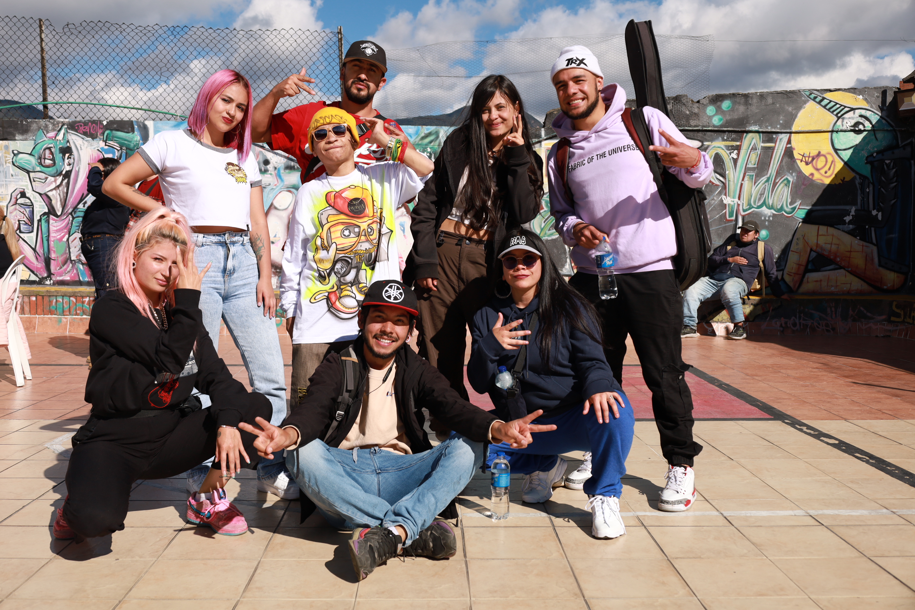 foto de jovenes posando para la foto