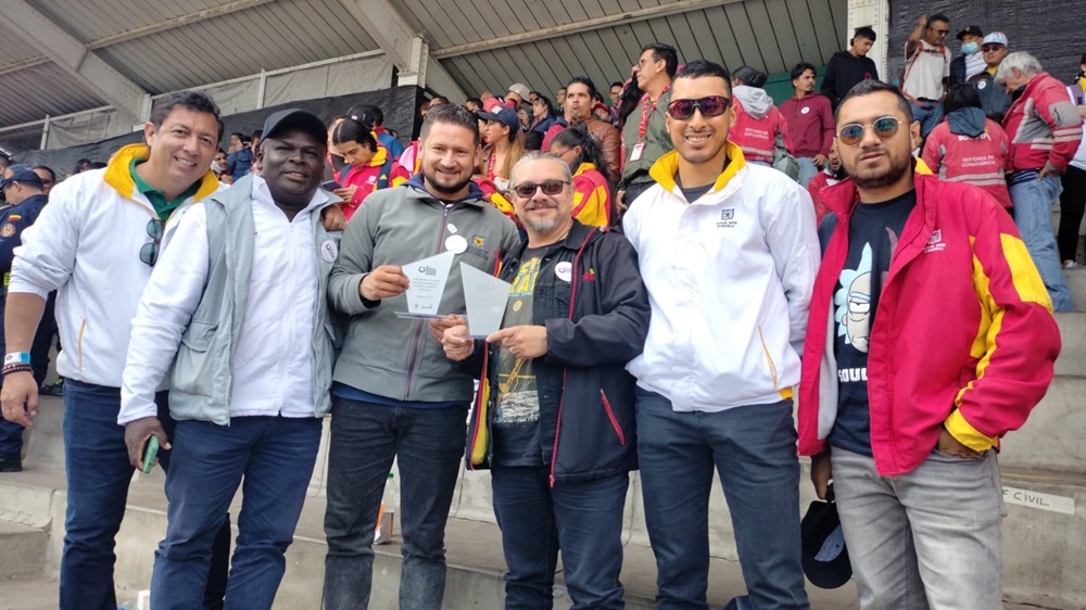 Colaboradores de la Secretaría de Integración Social reciben reconocimiento distrital por su labor en la atención de emergencias y diálogo social