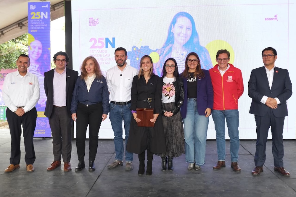 alcalde con secretarios