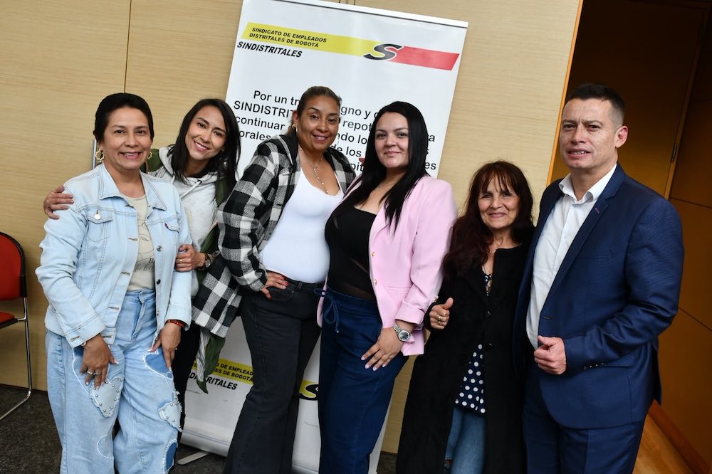 Foto de Sindicato en la firma del Acuerdo Colectivo SDIS 2026