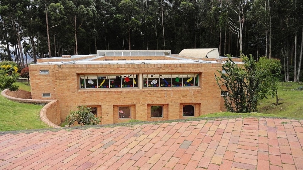 Foto de fachada de una unidad operativa de infancia