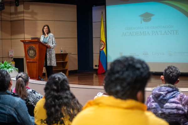 Foto ceremonia de grados academia Pa lante 