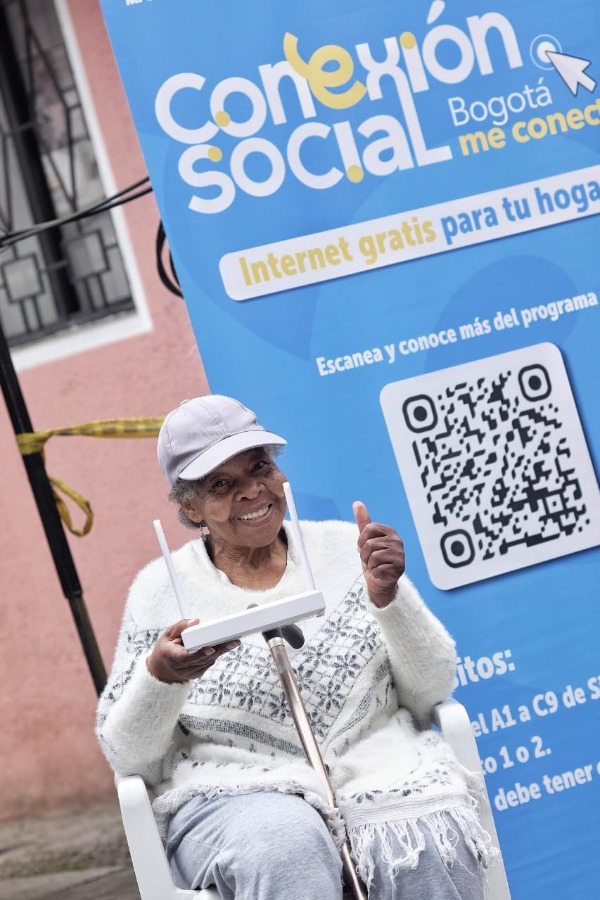 Foto beneficiaria programa conexion social sdis