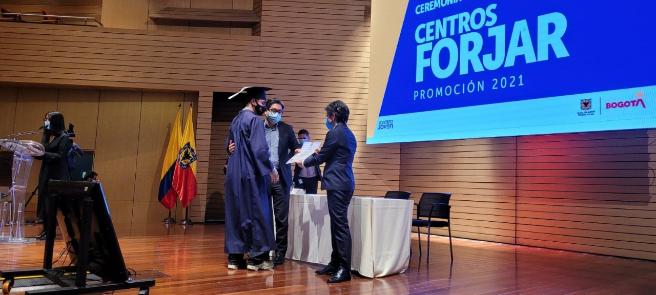 foto de alcaldesa y subsecretario