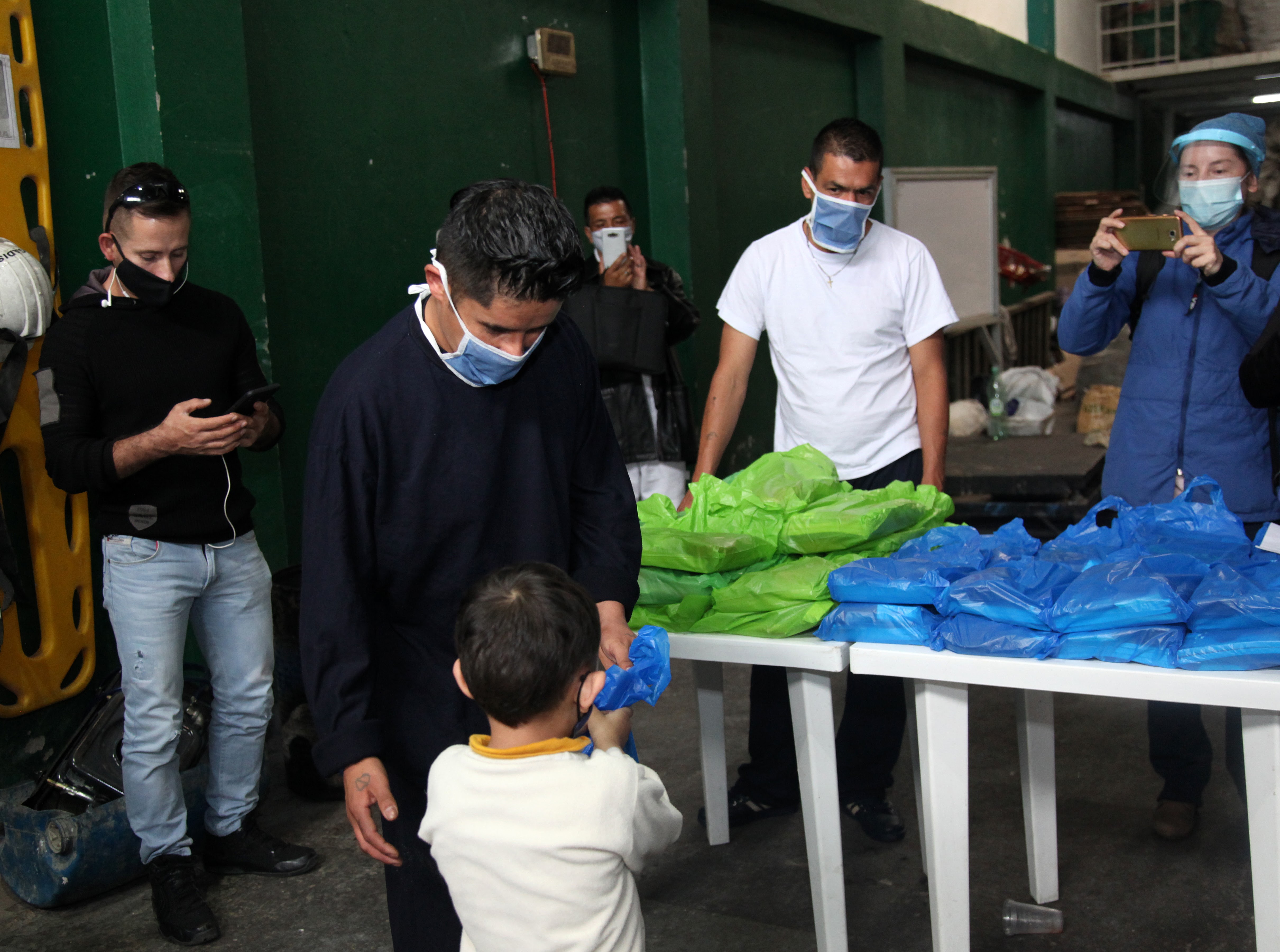 Foto de entrega de kits 2