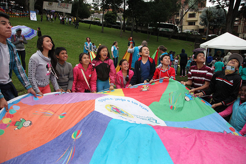 Fotos de niños jugando 13