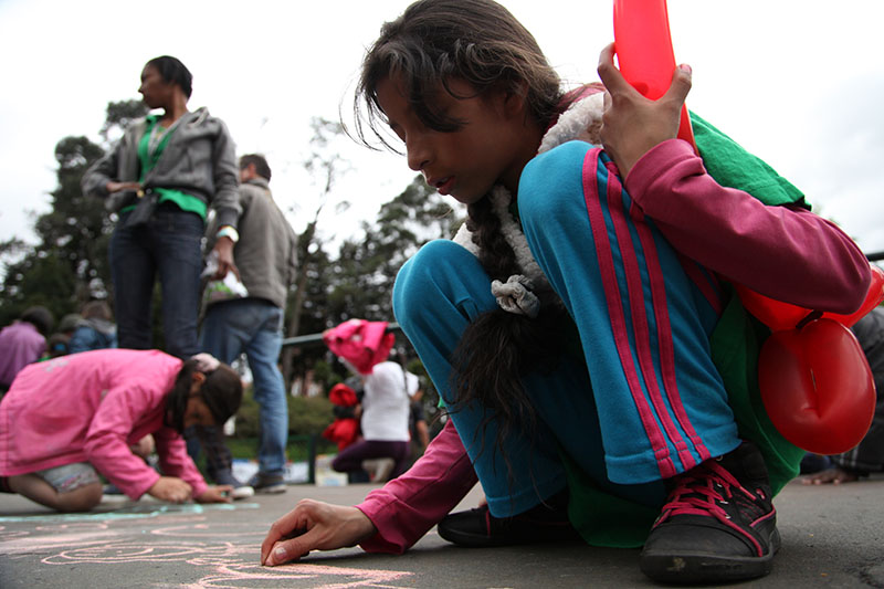 Fotos de niños jugando 3
