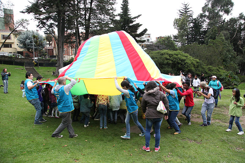 Fotos de niños jugando 8