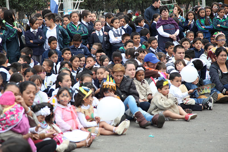 Niños marchando por la paz 3
