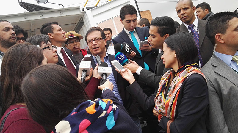 Fotos de jovenes de bogota con alcalde 6