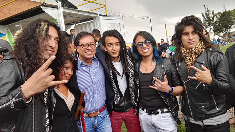 Fotos de jovenes de bogota con alcalde 8