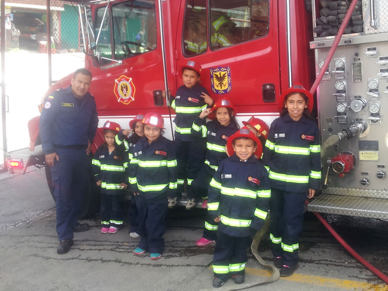 Niños bomberos
