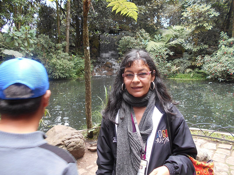 Personas mayores en jardin botanico 16