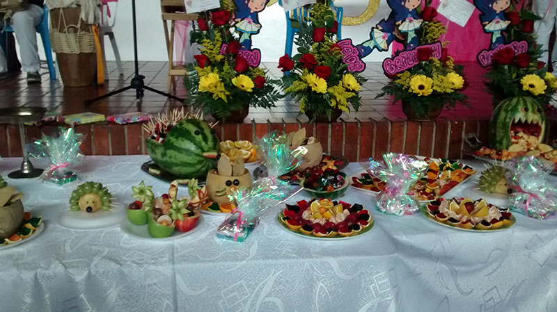 Niñas en festejo de cumpleaños 8