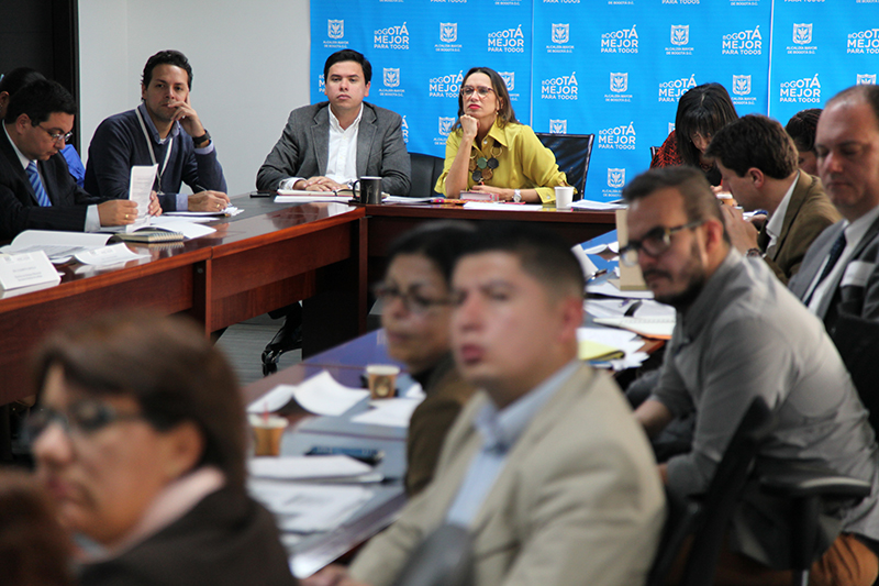 foto de secretaria con funcionarios 4