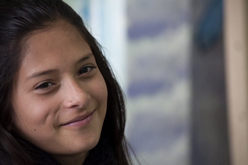 foto de niña feliz