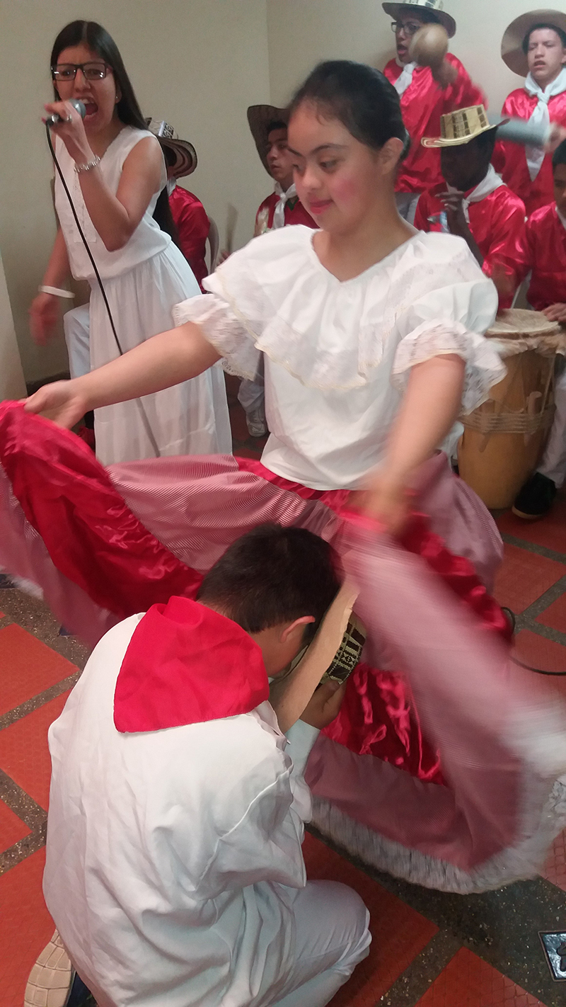 foto de niños compartiendo 6