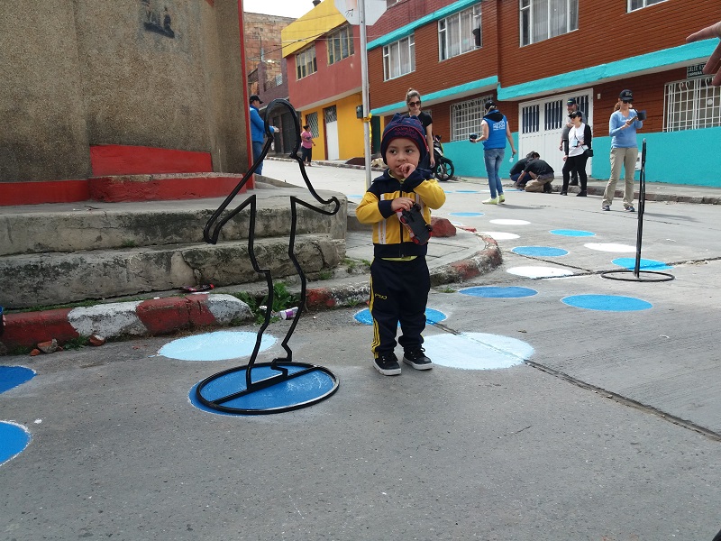 foto de niño en su barrio