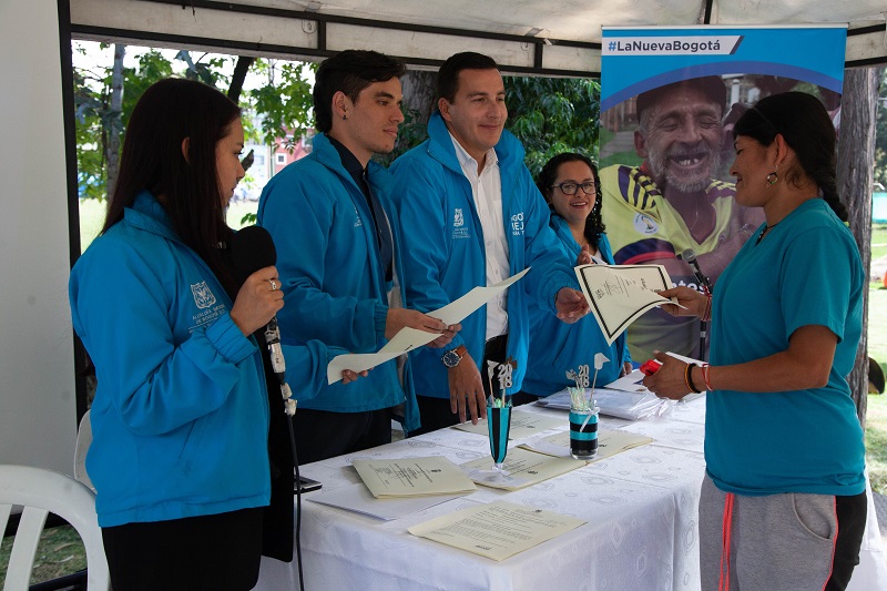 foto de entregas de diplomas