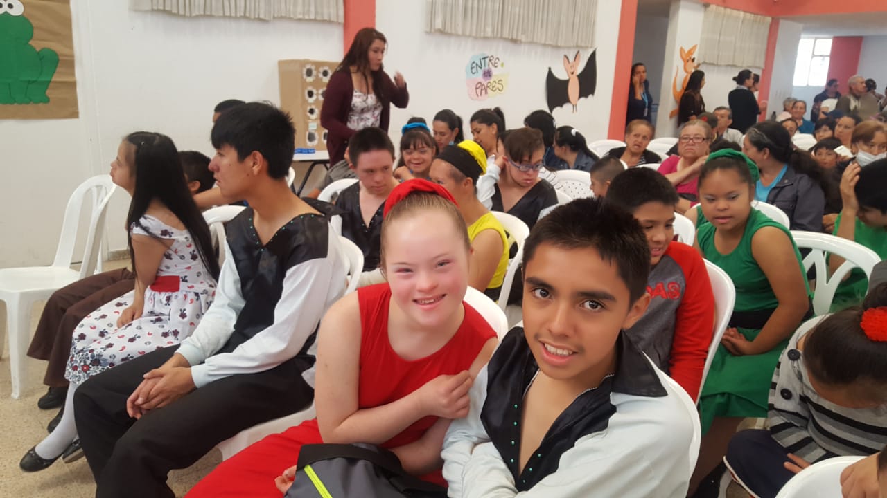 foto de niños y niñas con discapacidad