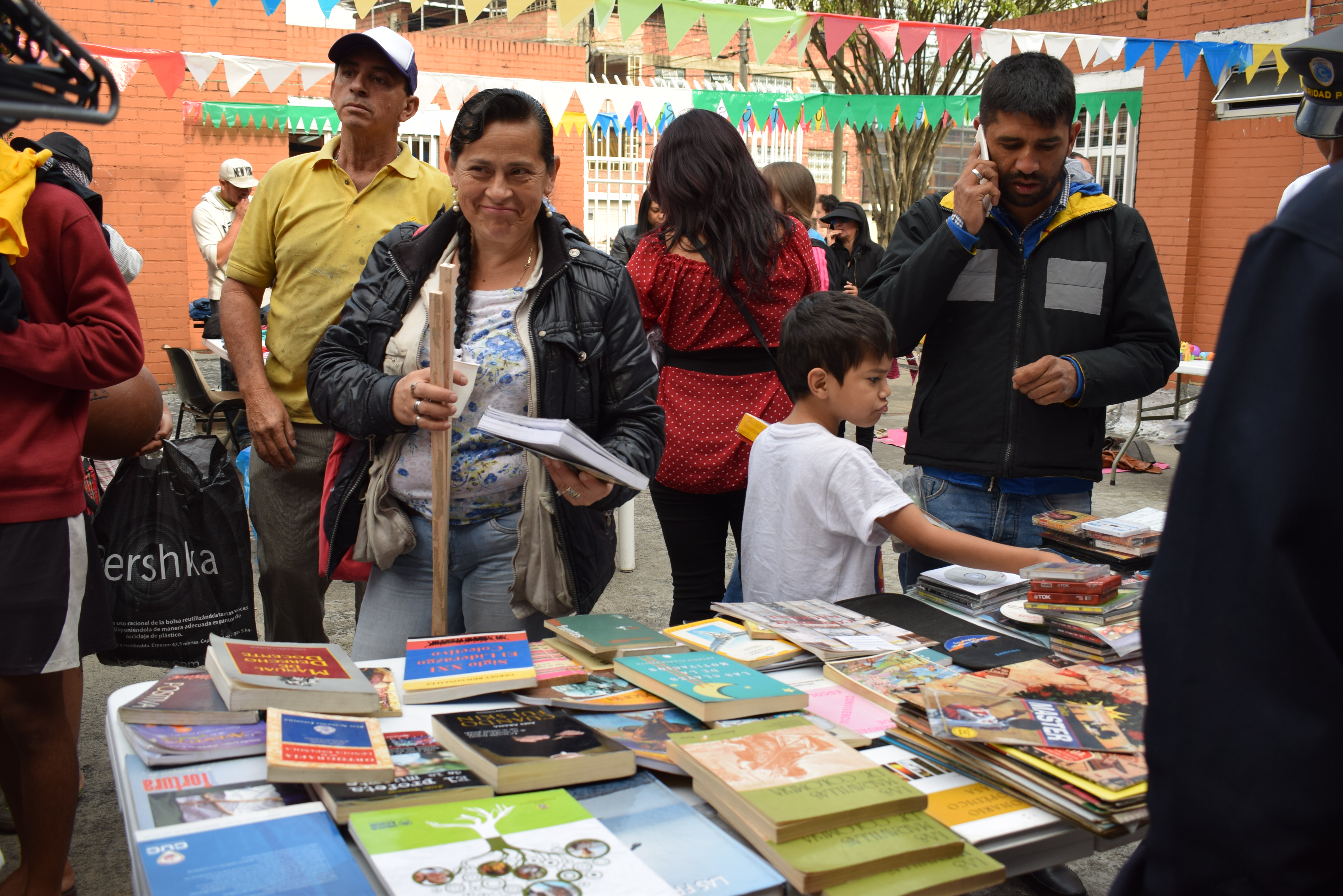 foto de Grati-feria venta de libros