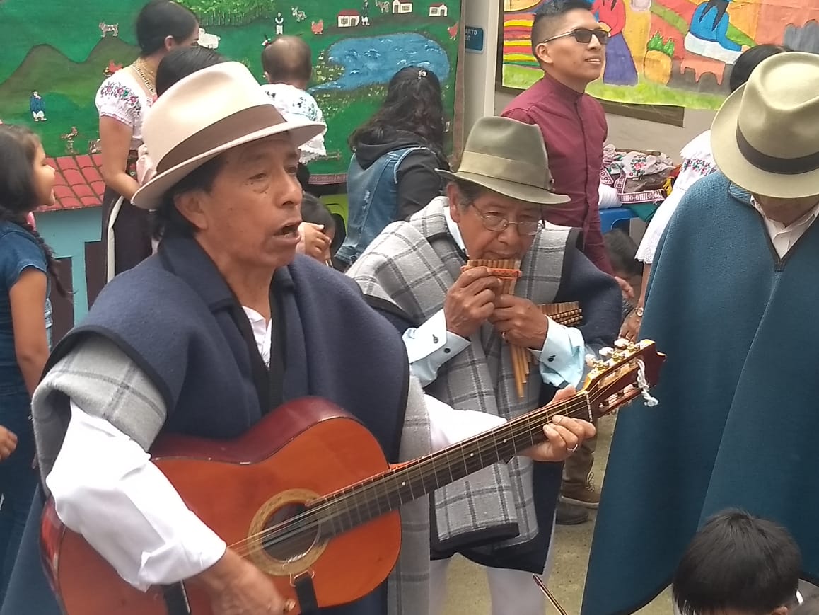 foto de personas mayores bailando 2